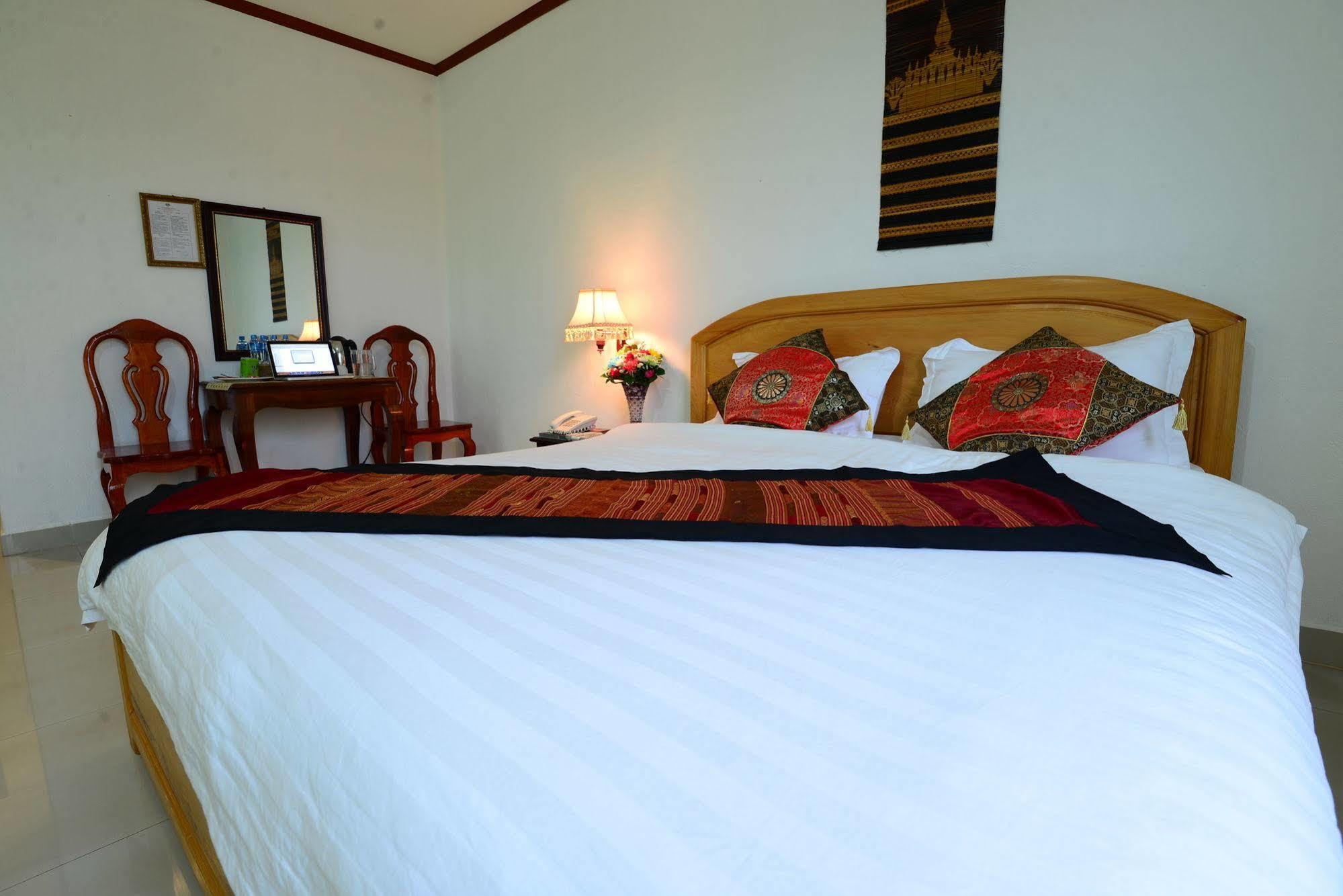 Douangpraseuth Hotel Vientiane Buitenkant foto