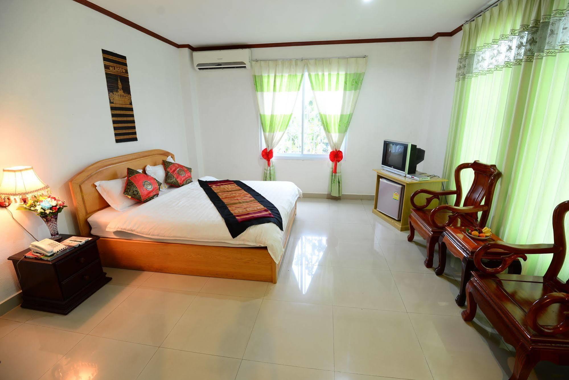 Douangpraseuth Hotel Vientiane Buitenkant foto