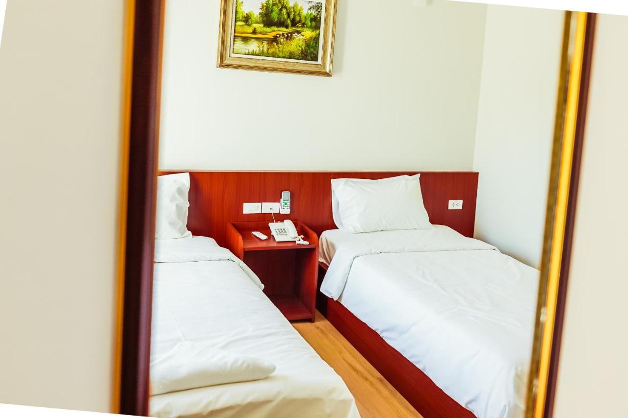 Douangpraseuth Hotel Vientiane Buitenkant foto