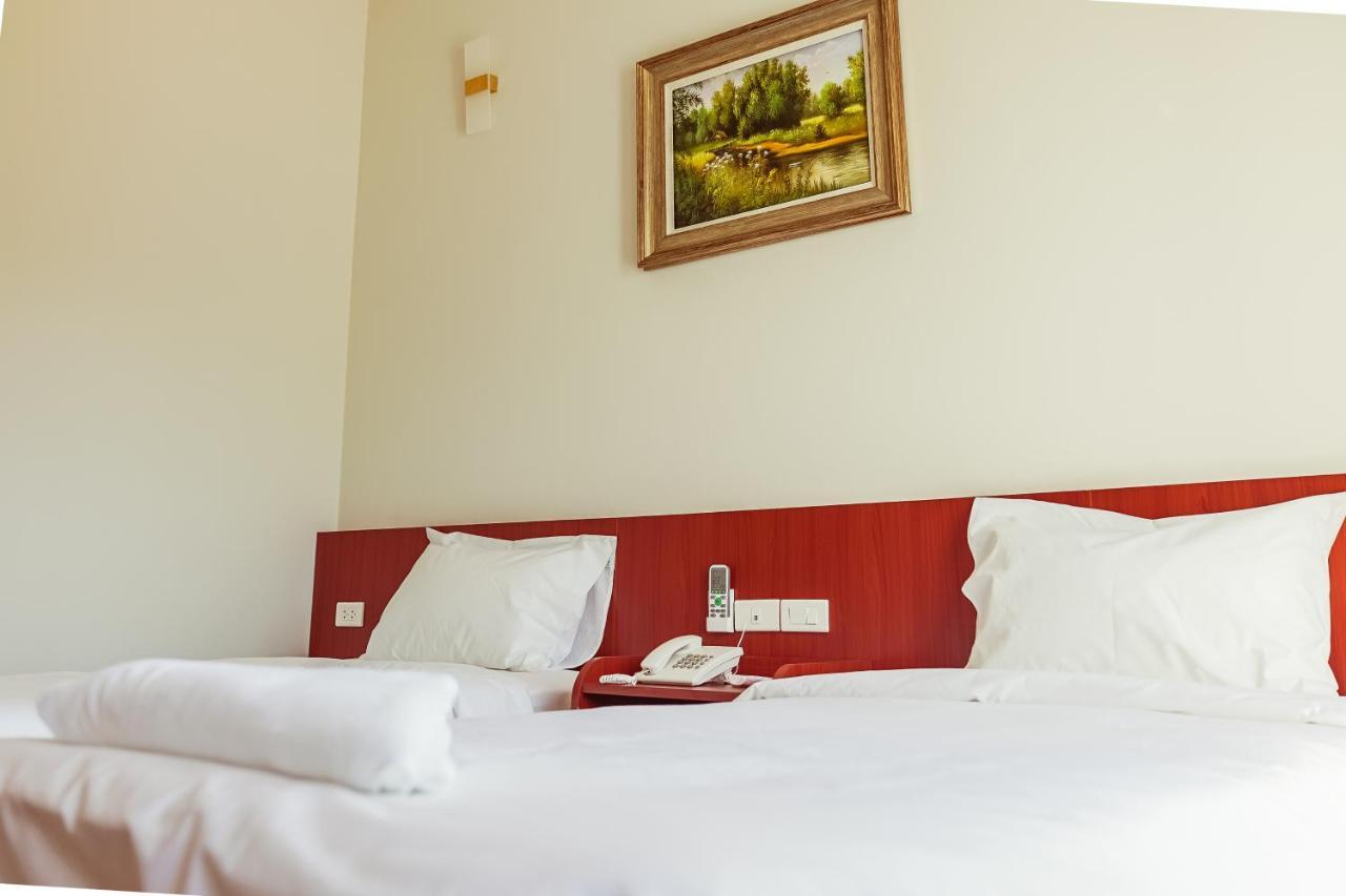 Douangpraseuth Hotel Vientiane Buitenkant foto
