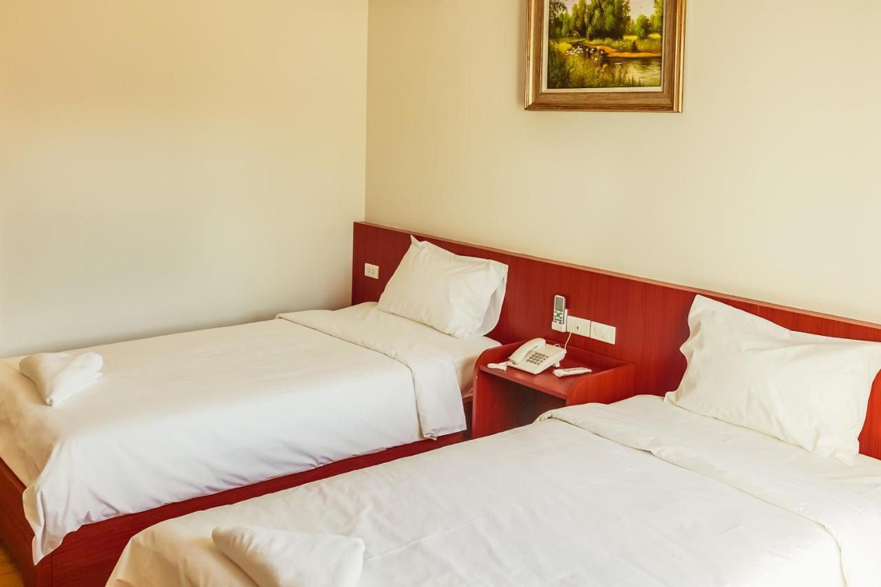 Douangpraseuth Hotel Vientiane Buitenkant foto